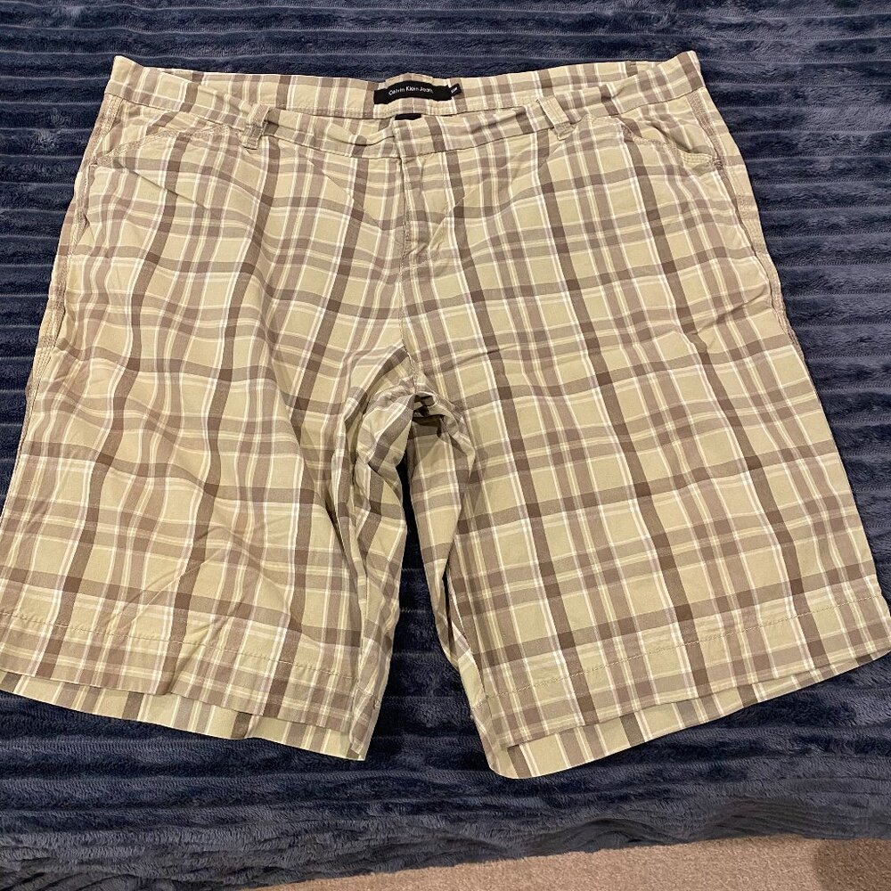 Classic Calvin Klein cotton green/tan plaid shorts 20W w/12" Inseam